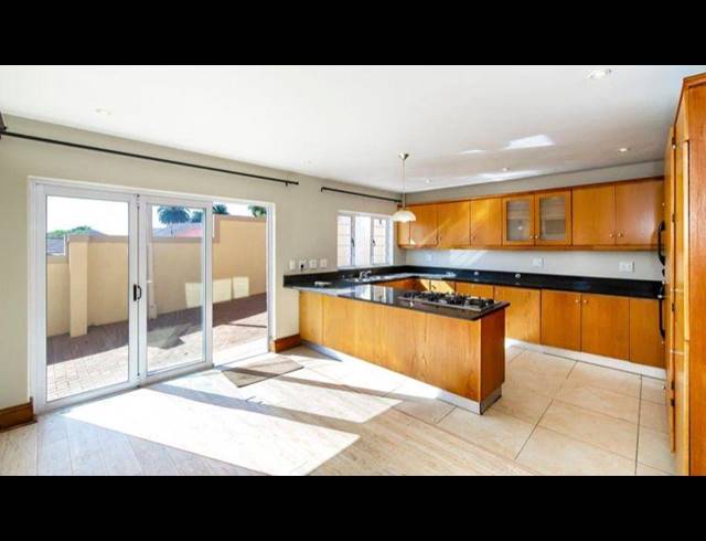 4 BEDROOM HOUSE FOR SALE IN KENSINGTON